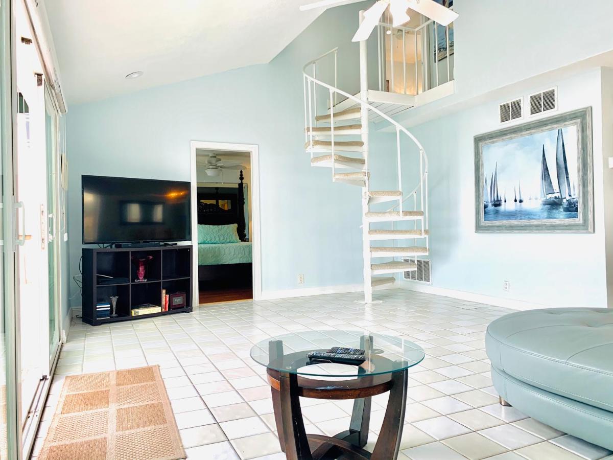Beach House - image 7