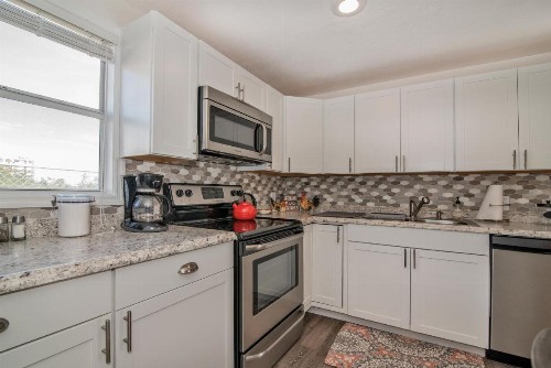 Seaside Cottage B - image 6