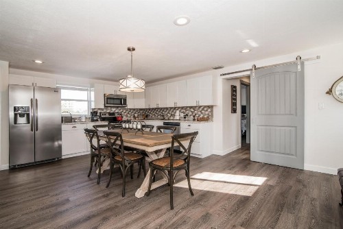 Seaside Cottage B - image 7