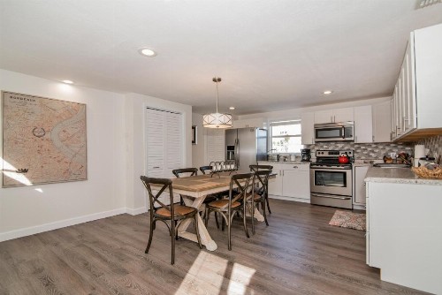 Seaside Cottage B - image 8