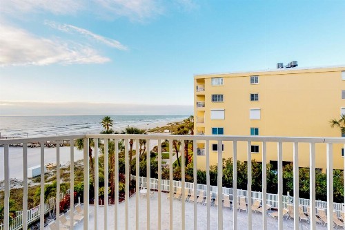 Beach Palms 309 - image 11