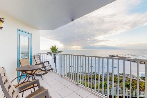 Beach Palms 309 - image 8