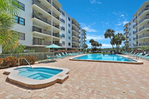 Golden Shores 603 - image 3