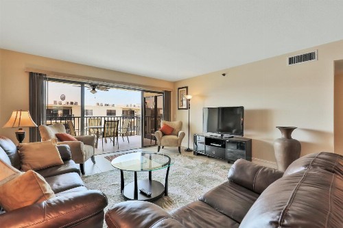 Golden Shores 603 - image 4