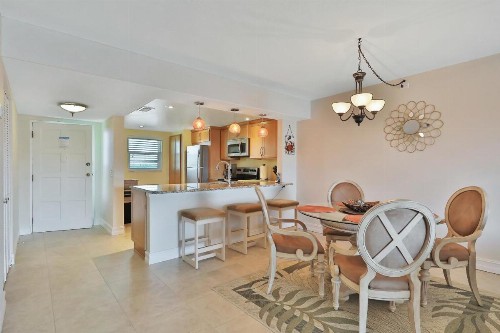 Golden Shores 603 - image 5
