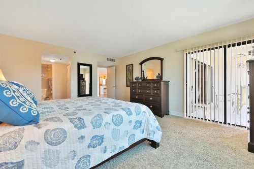 Golden Shores 603 - image 6