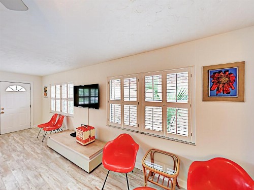 Endless Summer Home Home - image 7
