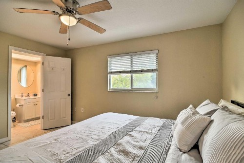 Cozy Indian Rocks Beach Condo- Steps to Beach - image 10