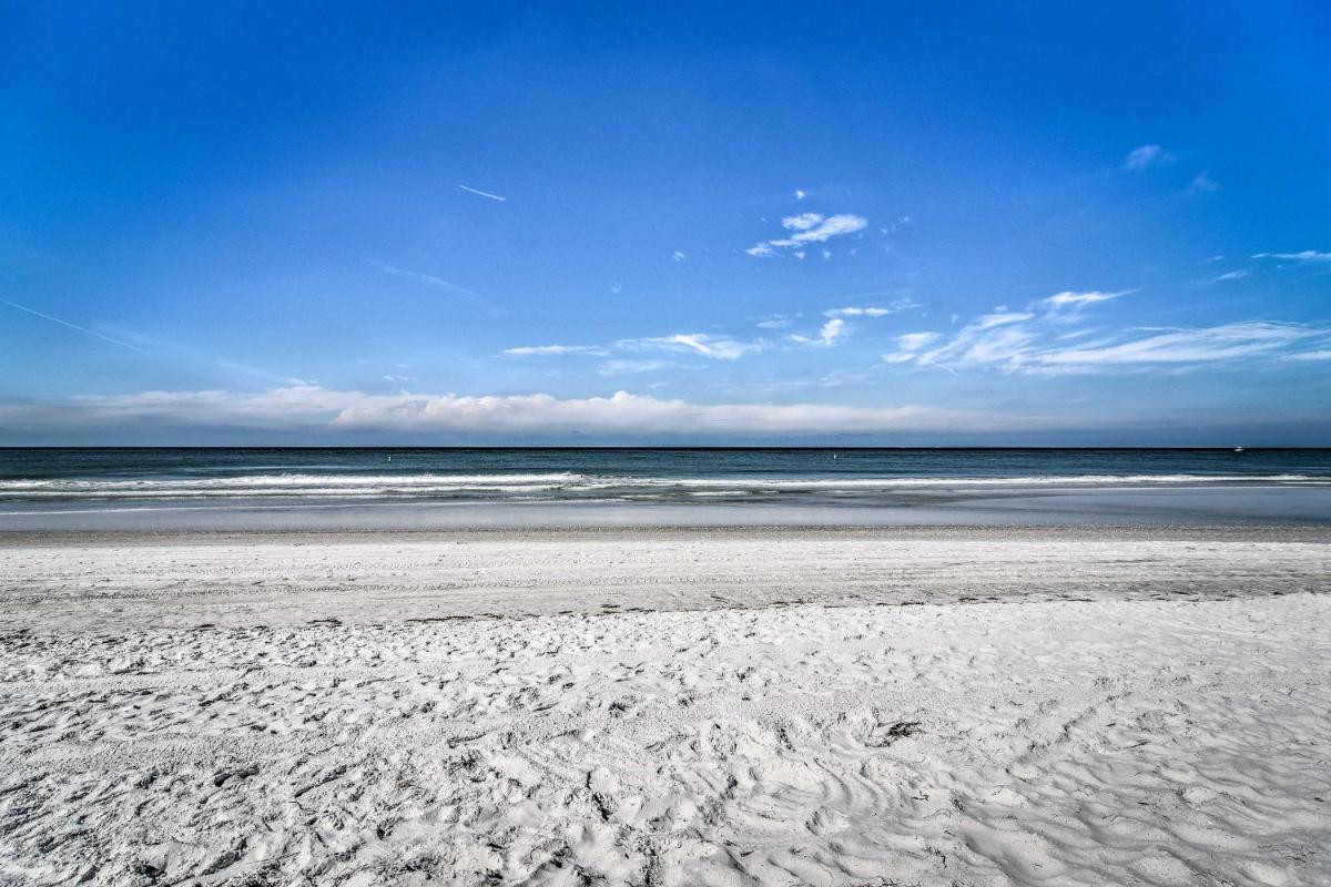 Cozy Indian Rocks Beach Condo- Steps to Beach - image 6