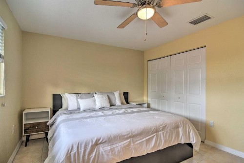 Cozy Indian Rocks Beach Condo- Steps to Beach - image 9