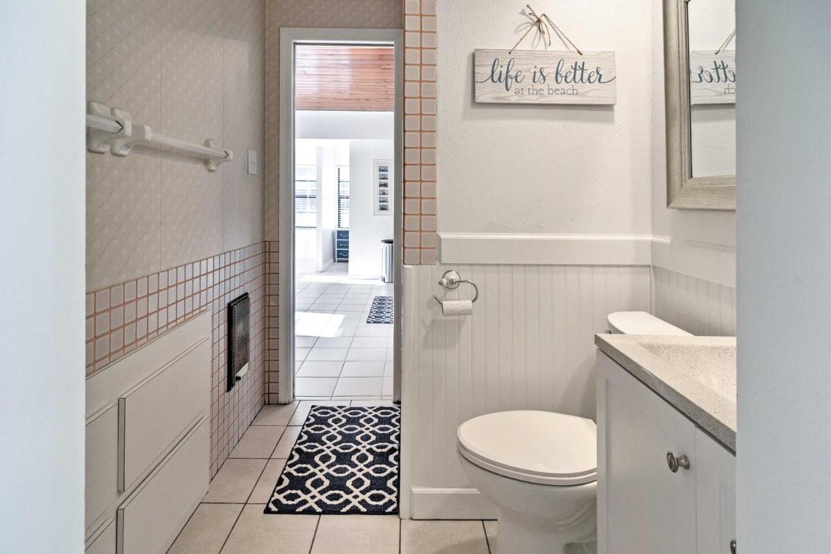 Indian Shores Cottage with Cabana - Steps to Beach! - image 7