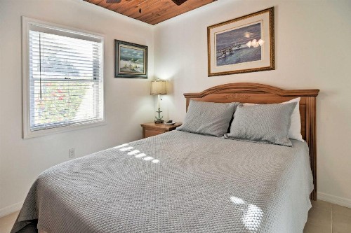 Indian Shores Cottage with Cabana - Steps to Beach! - image 8