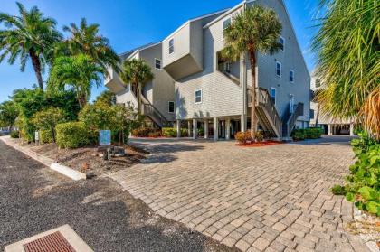 Pelicans Pointe NEW!! Amazing townhouse on the beach!