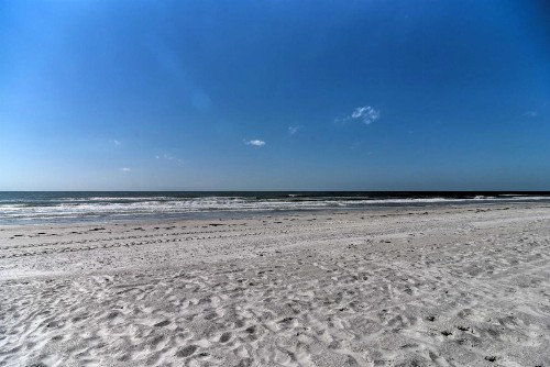 Indian Shores Condo with Balcony Walk to Beaches!