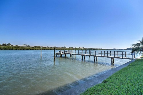 Indian Shores Condo with Balcony Walk to Beaches! - image 4