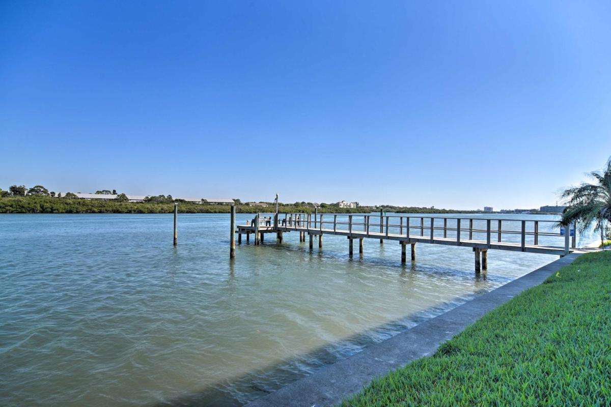 Indian Shores Condo with Balcony Walk to Beaches! - image 4