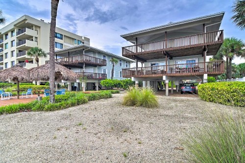 Oceanfront Condo with Balcony and Beach Access! - image 10