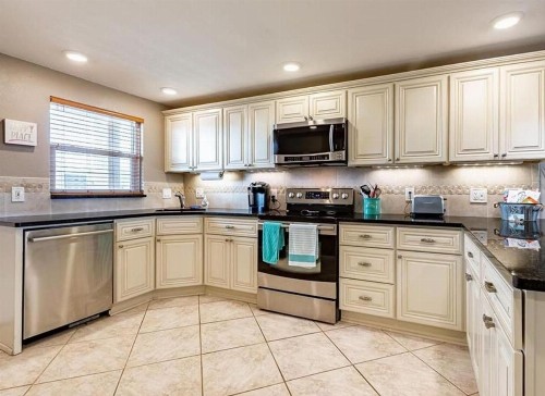 Bayshore Yacht & Tennis Club by Florida Lifestyle Vacation Rentals - image 2