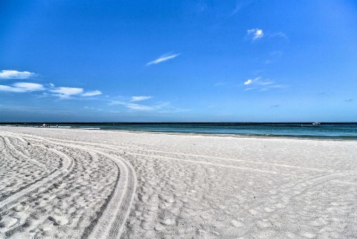 Home with Easy Access to Indian Rocks Beach!