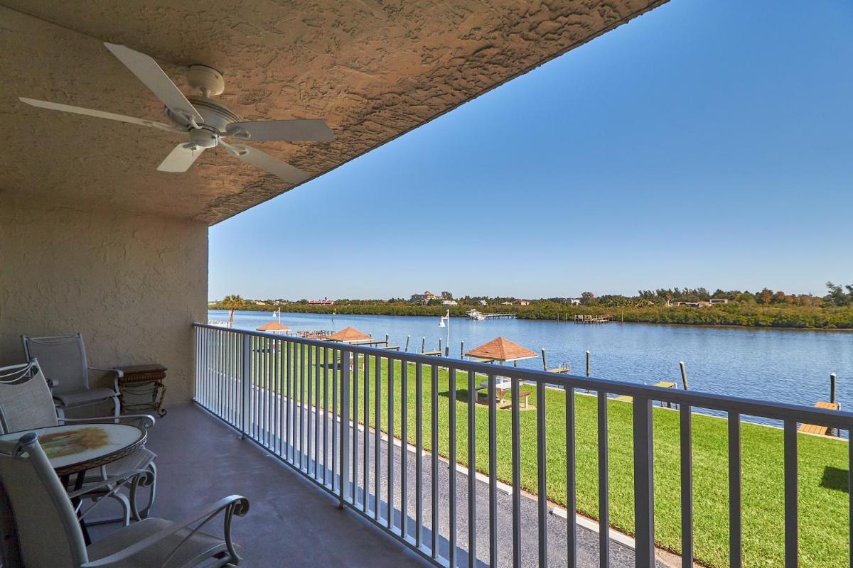 Family friendly condo nestled between the Gulf of Mexico and the Intercoastal Waterway BYTC216 - image 2