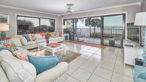 This coastal cottage style condo is charming spacious beautifully decorated and sleeps six SUN1C