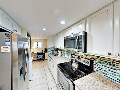 Fresh Beachy Vibe Condo Unit 204 Condo
