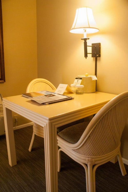 Indian Wells Resort Hotel - image 17