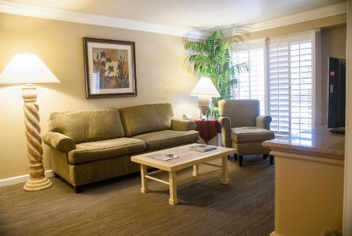 Indian Wells Resort Hotel - image 20