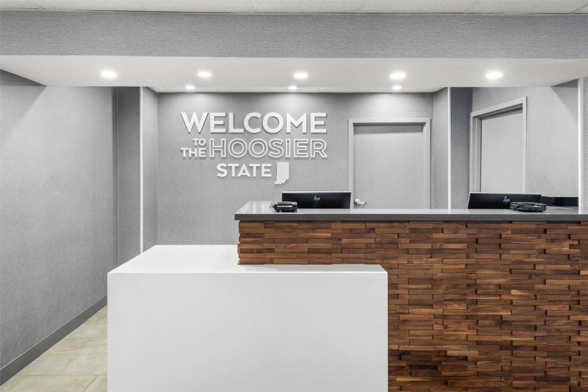 Hampton Inn Indianapolis Northeast/Castleton - image 3