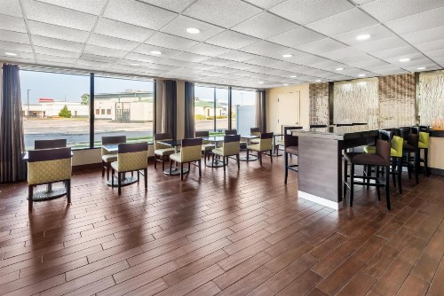 Hampton Inn Indianapolis Northeast/Castleton - image 40