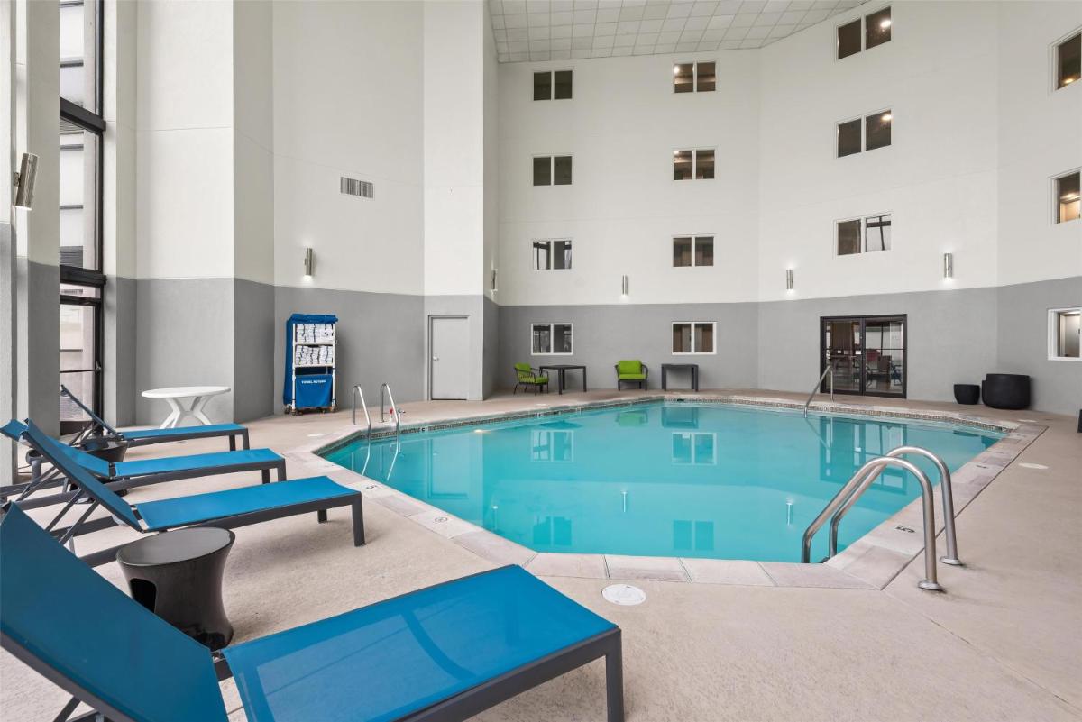Hampton Inn Indianapolis Northeast/Castleton - image 6