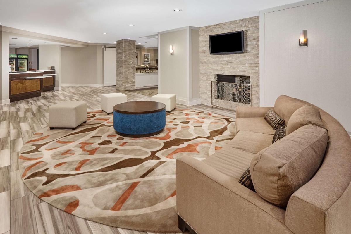 Homewood Suites by Hilton Indianapolis At The Crossing - image 4