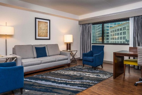 Embassy Suites Indianapolis Downtown - image 13