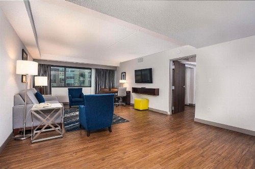 Embassy Suites Indianapolis Downtown - image 17