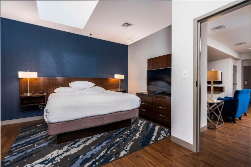 Embassy Suites Indianapolis Downtown - image 25