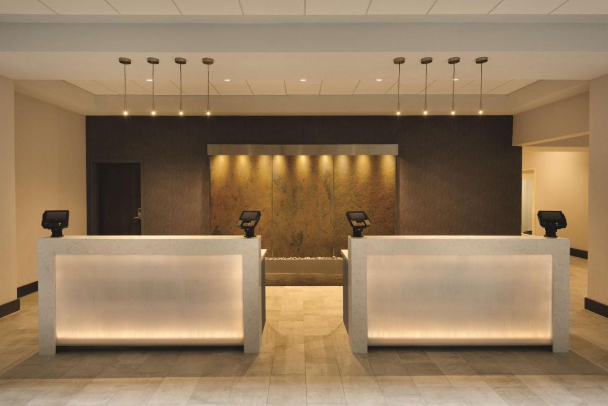Embassy Suites Indianapolis Downtown - image 3