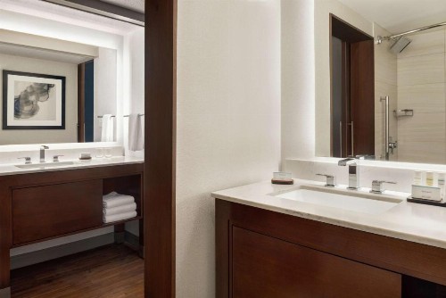 Embassy Suites Indianapolis Downtown - image 34
