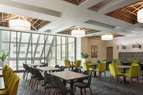 Embassy Suites Indianapolis Downtown - image 5