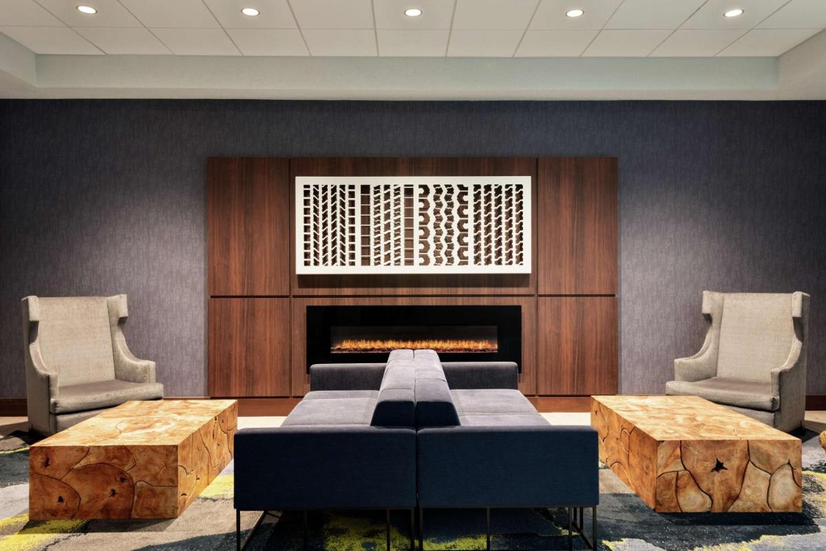 Embassy Suites Indianapolis Downtown - image 7