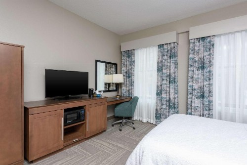 Hampton Inn Indianapolis Downtown Across from Circle Centre - image 17