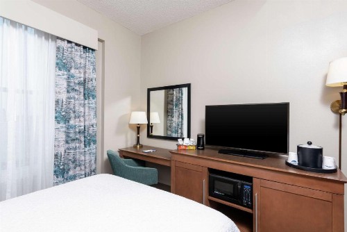 Hampton Inn Indianapolis Downtown Across from Circle Centre - image 21