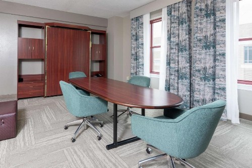 Hampton Inn Indianapolis Downtown Across from Circle Centre - image 25