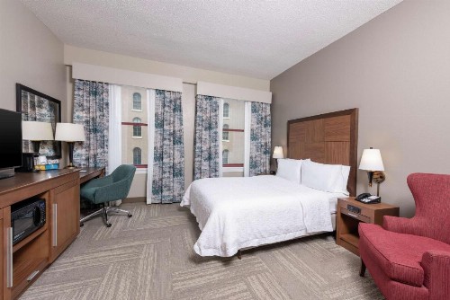 Hampton Inn Indianapolis Downtown Across from Circle Centre - image 26