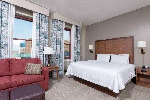 Hampton Inn Indianapolis Downtown Across from Circle Centre - image 33