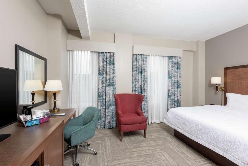 Hampton Inn Indianapolis Downtown Across from Circle Centre - image 37