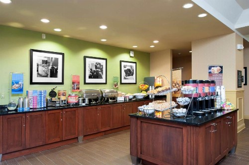 Hampton Inn Indianapolis Downtown Across from Circle Centre - image 6