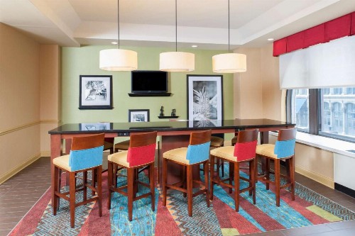 Hampton Inn Indianapolis Downtown Across from Circle Centre - image 8
