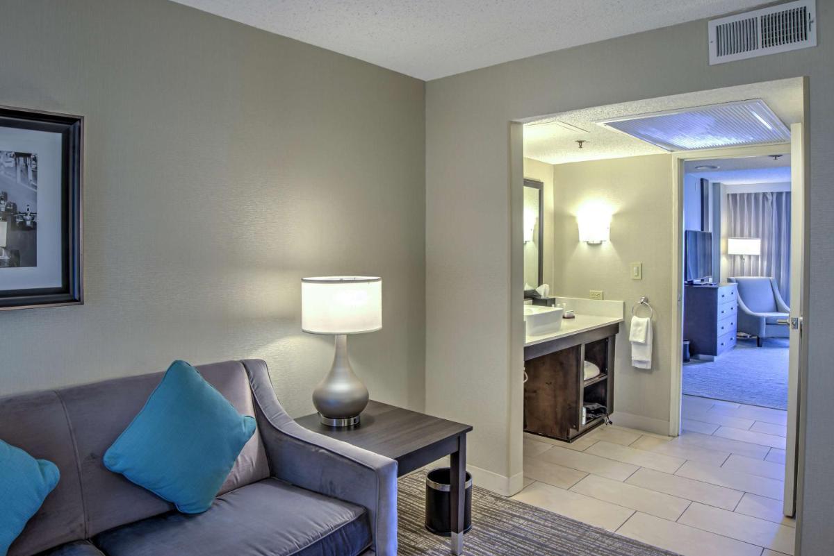 Embassy Suites Indianapolis North - image 7