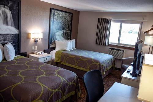 Super 8 by Wyndham Indianapolis Emerson - image 26