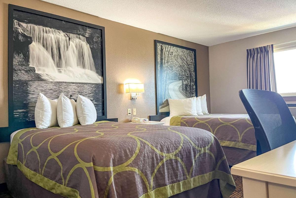 Super 8 by Wyndham Indianapolis Emerson - image 3